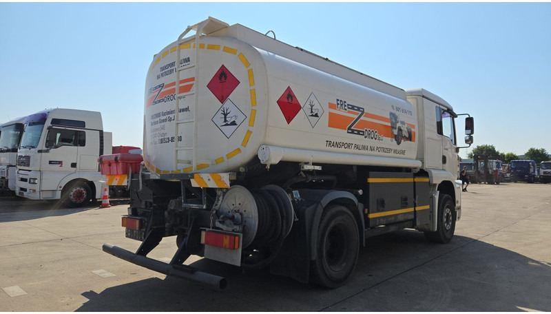 MAN TGA 18.460 (14.140L / MANUAL PUMP / MANUAL GEARBOX / TOP CONDITON / BOITE & POMPE MANUELLE) - Tanker kamyon: fotoğraf 4 MAN TGA 18.460 (14.140L / MANUAL PUMP / MANUAL GEARBOX / TOP CONDITON / BOITE & POMPE MANUELLE) - Tanker kamyon: fotoğraf 4