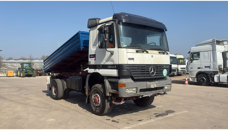 Mercedes-Benz Actros 1843 (4X4 / EPS / GRAND PONT / LAMES / V6 / 2 PONTS) - Damperli kamyon: fotoğraf 2 Mercedes-Benz Actros 1843 (4X4 / EPS / GRAND PONT / LAMES / V6 / 2 PONTS) - Damperli kamyon: fotoğraf 2