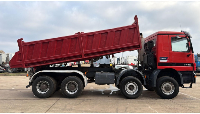 Mercedes-Benz Actros 4148 (EPS / 8X6 / LAMES / GRAND PONT / PROPRE / STEEL SUSP. / BIG AXLE) - Damperli kamyon: fotoğraf 4 Mercedes-Benz Actros 4148 (EPS / 8X6 / LAMES / GRAND PONT / PROPRE / STEEL SUSP. / BIG AXLE) - Damperli kamyon: fotoğraf 4