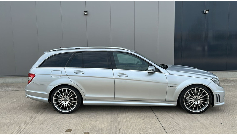 Mercedes-Benz C-Klasse 63 AMG (LICHTE VRACHT / BELGISCHE WAGEN / V8 / OPEN DAK) - Binek araba: fotoğraf 4 Mercedes-Benz C-Klasse 63 AMG (LICHTE VRACHT / BELGISCHE WAGEN / V8 / OPEN DAK) - Binek araba: fotoğraf 4