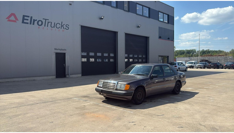 Mercedes-Benz E-Klasse 200 (GERMAN CAR / VOITURE D'ALLEMAGNE / ESSENCE / PETROL / MANUAL) - Sedan araba: fotoğraf 1 Mercedes-Benz E-Klasse 200 (GERMAN CAR / VOITURE D'ALLEMAGNE / ESSENCE / PETROL / MANUAL) - Sedan araba: fotoğraf 1