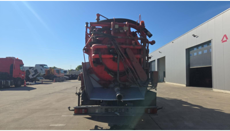 Mercedes-Benz SK 2435 (15.000 L / V8 AVEC 2X TURBO / BOITE MANUELLE / TRES BONNE ETAT / GRAND PONT) - Vidanjör: fotoğraf 5 Mercedes-Benz SK 2435 (15.000 L / V8 AVEC 2X TURBO / BOITE MANUELLE / TRES BONNE ETAT / GRAND PONT) - Vidanjör: fotoğraf 5