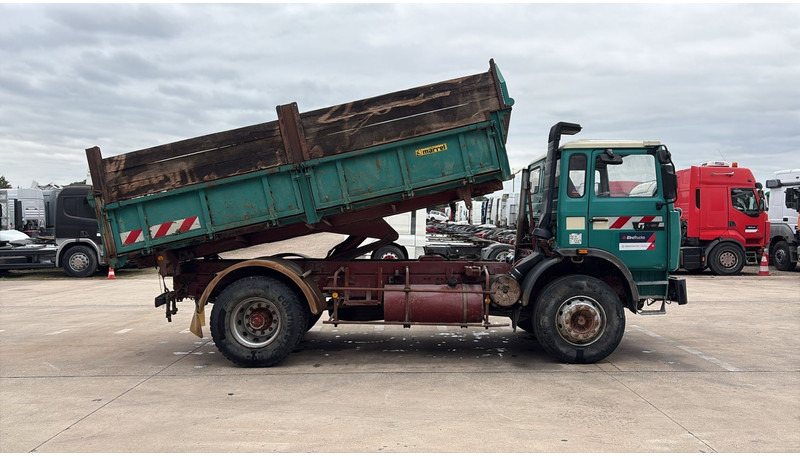Renault G 300 Manager (LAMES / STEEL SUSP. / GRAND PONT / POMPE MANUELLE) - Damperli kamyon: fotoğraf 4 Renault G 300 Manager (LAMES / STEEL SUSP. / GRAND PONT / POMPE MANUELLE) - Damperli kamyon: fotoğraf 4