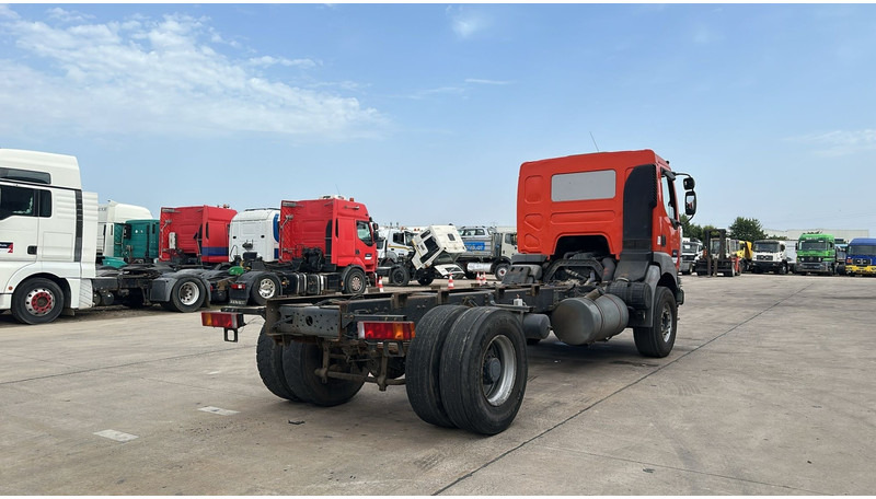 Renault Kerax 370 (GRAND PONT / LAMES / PROPRE / BOITE MANUELLE / STEEL SUSP.) - Şasi kamyon: fotoğraf 4 Renault Kerax 370 (GRAND PONT / LAMES / PROPRE / BOITE MANUELLE / STEEL SUSP.) - Şasi kamyon: fotoğraf 4