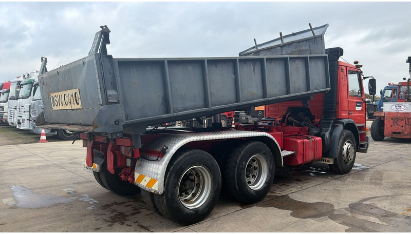 Scania 93-280 (POMPE MANUELLE / MANUAL PUMP / 6X4 / STEEL SUSP. / LAMES) - Damperli kamyon: fotoğraf 4 Scania 93-280 (POMPE MANUELLE / MANUAL PUMP / 6X4 / STEEL SUSP. / LAMES) - Damperli kamyon: fotoğraf 4