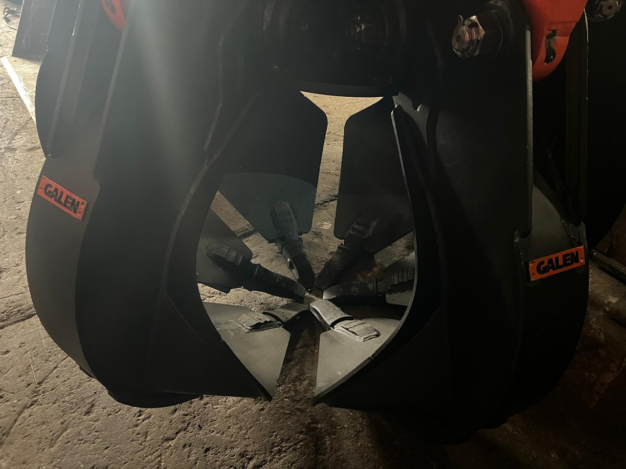 Liebherr LH80 Polyp Attachment - Çeneli kepçe - Elleçleme makinesi: fotoğraf 2 Liebherr LH80 Polyp Attachment - Çeneli kepçe - Elleçleme makinesi: fotoğraf 2