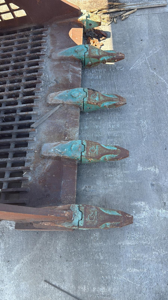 Sumitomo SH330 Screen Bucket - Ekskavatör kovası - Paletli ekskavatör: fotoğraf 5 Sumitomo SH330 Screen Bucket - Ekskavatör kovası - Paletli ekskavatör: fotoğraf 5
