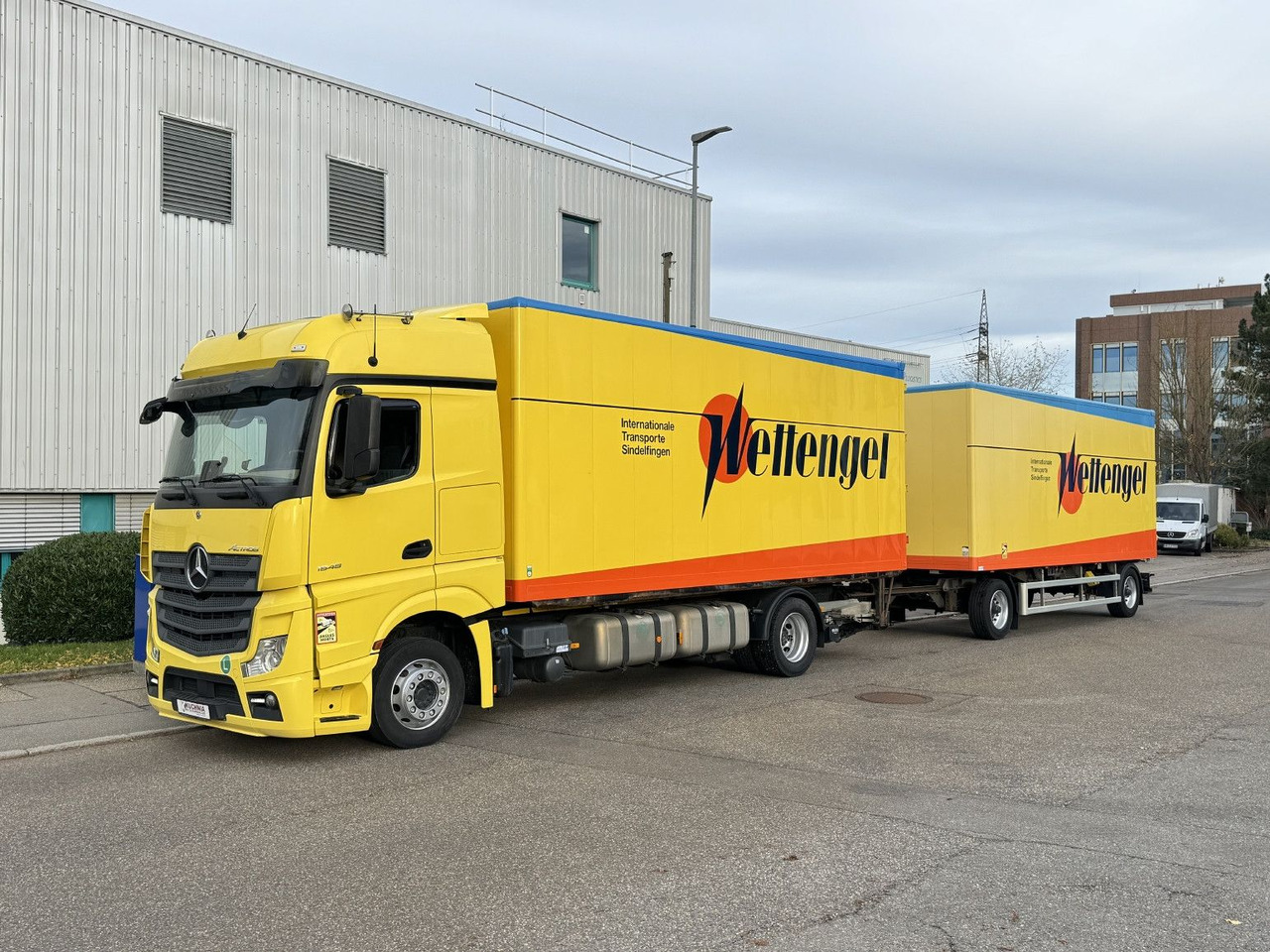 Mercedes-Benz Actros 1848 LL Gr.Haus AWL-Möbelkoffer uLBW - Kapalı kasa kamyon: fotoğraf 5 Mercedes-Benz Actros 1848 LL Gr.Haus AWL-Möbelkoffer uLBW - Kapalı kasa kamyon: fotoğraf 5