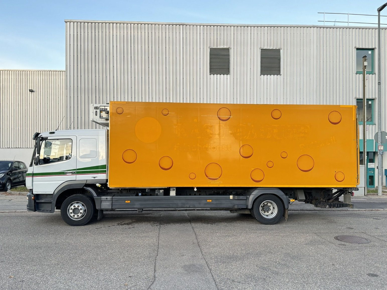 Mercedes-Benz Atego 1524 L-Haus Tiefkühlkoffer 6,9m LBW Tür - Refrijeratör kamyon: fotoğraf 4 Mercedes-Benz Atego 1524 L-Haus Tiefkühlkoffer 6,9m LBW Tür - Refrijeratör kamyon: fotoğraf 4