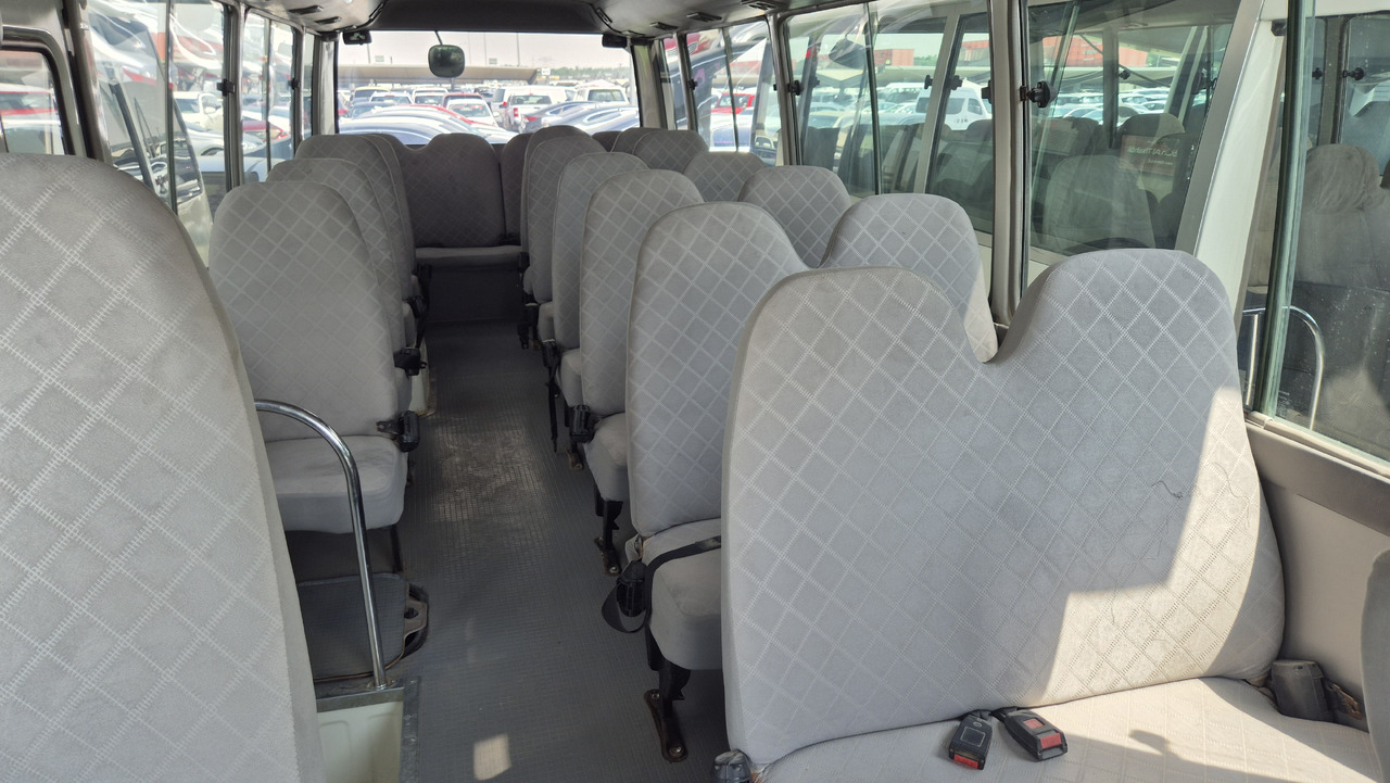 TOYOTA Coaster ... 30 places ... Climatisé - Minibüs, Minivan: fotoğraf 3 TOYOTA Coaster ... 30 places ... Climatisé - Minibüs, Minivan: fotoğraf 3