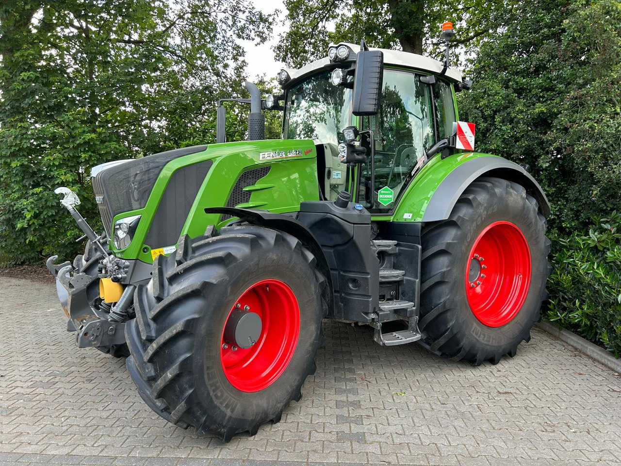FENDT 828 Vario S4 ProfiPlus - Traktör: fotoğraf 1 FENDT 828 Vario S4 ProfiPlus - Traktör: fotoğraf 1