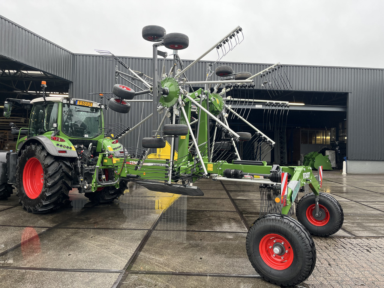 Fendt Former 880 - Ot toplama tırmığı: fotoğraf 1 Fendt Former 880 - Ot toplama tırmığı: fotoğraf 1