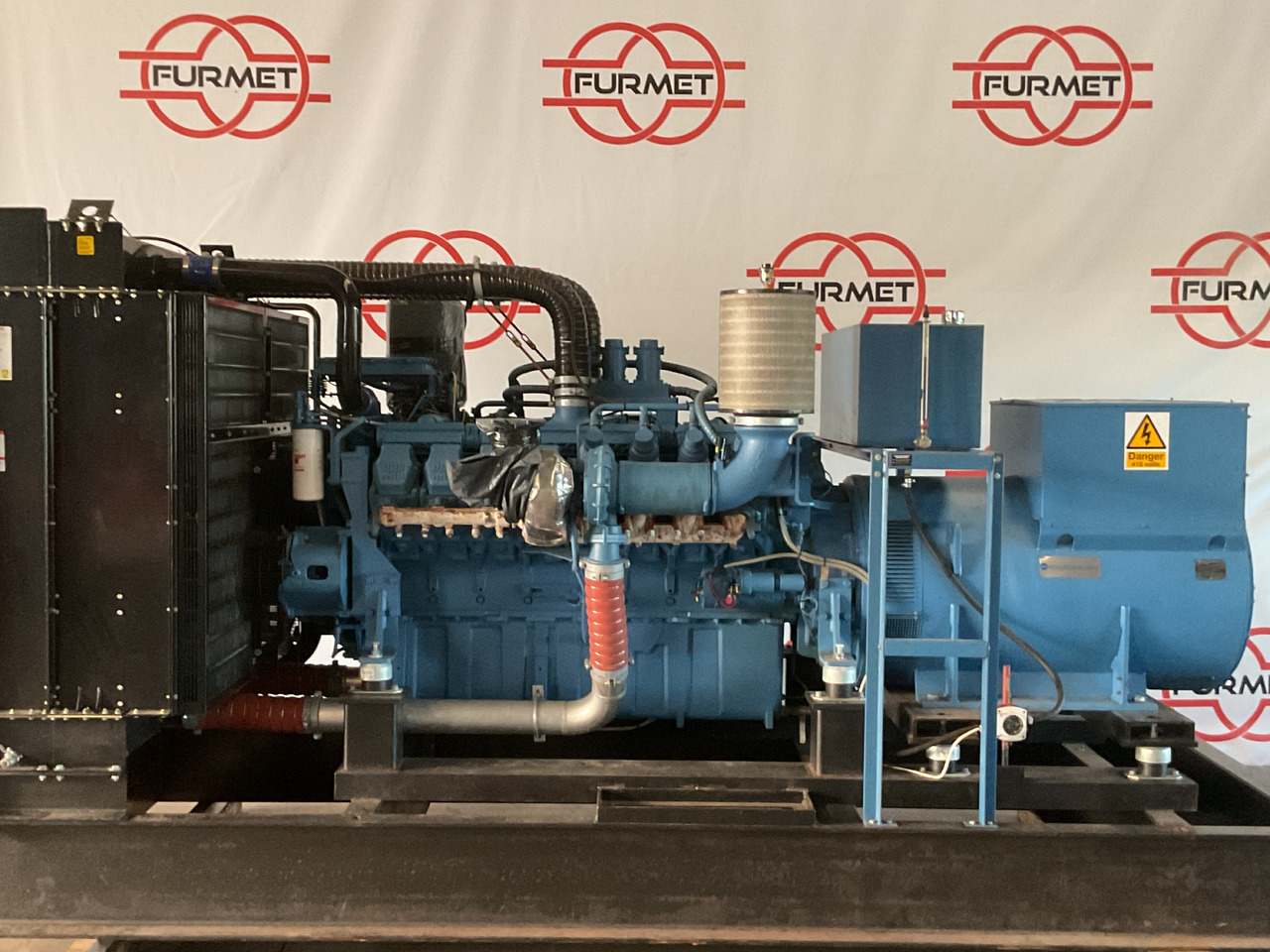 MTU 16V2000, 900KVA generatorset. Like brand new. Low standby hours - Elektrikli jeneratör: fotoğraf 1 MTU 16V2000, 900KVA generatorset. Like brand new. Low standby hours - Elektrikli jeneratör: fotoğraf 1