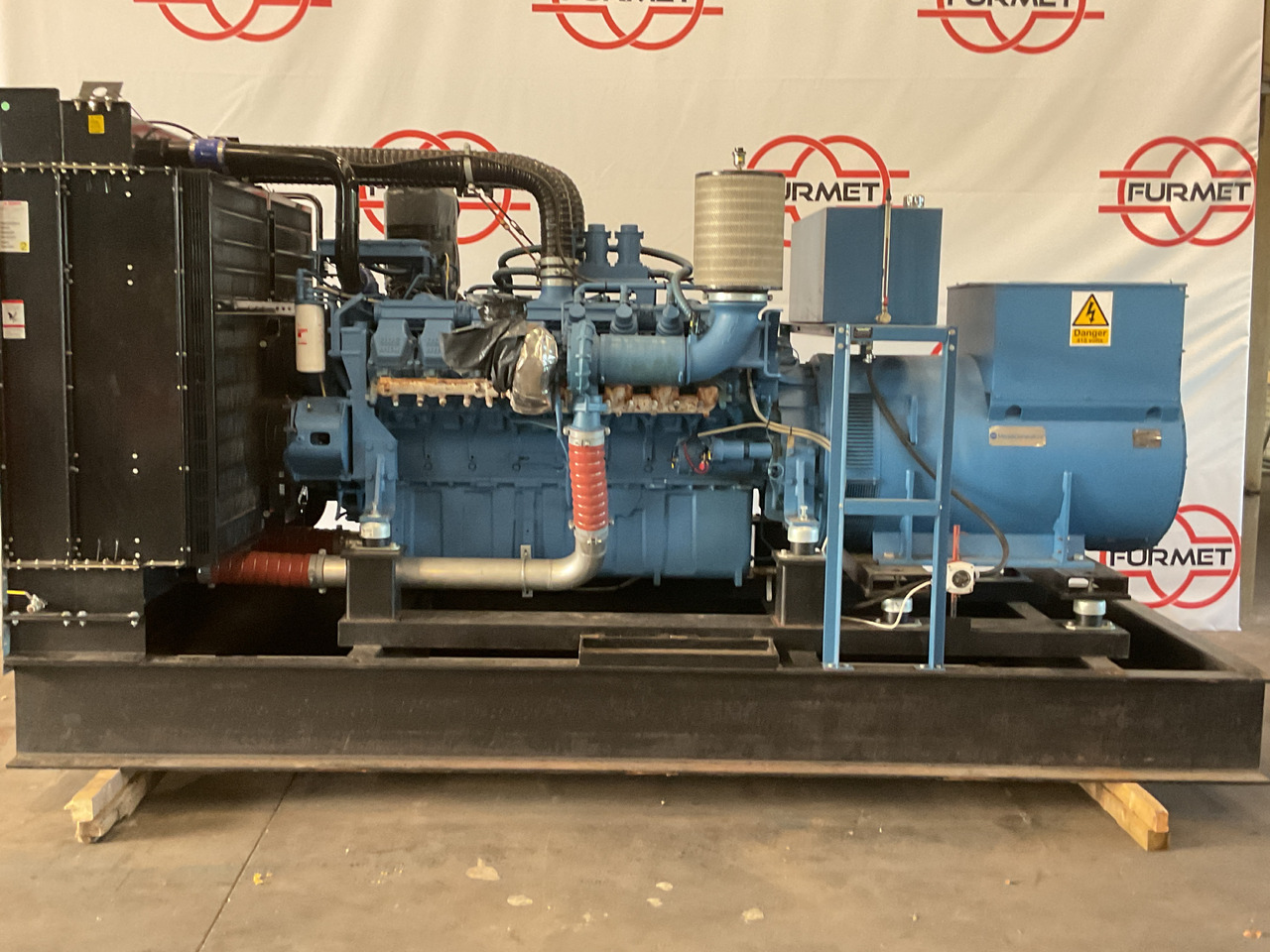 MTU 16V2000, 900KVA generatorset. Like brand new. Low standby hours - Elektrikli jeneratör: fotoğraf 2 MTU 16V2000, 900KVA generatorset. Like brand new. Low standby hours - Elektrikli jeneratör: fotoğraf 2