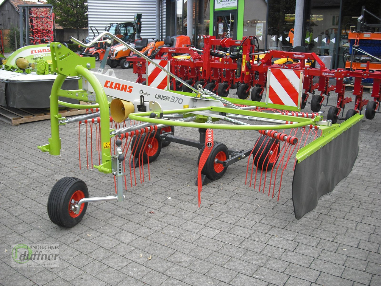 CLAAS Liner 370 - Ot toplama tırmığı: fotoğraf 2 CLAAS Liner 370 - Ot toplama tırmığı: fotoğraf 2