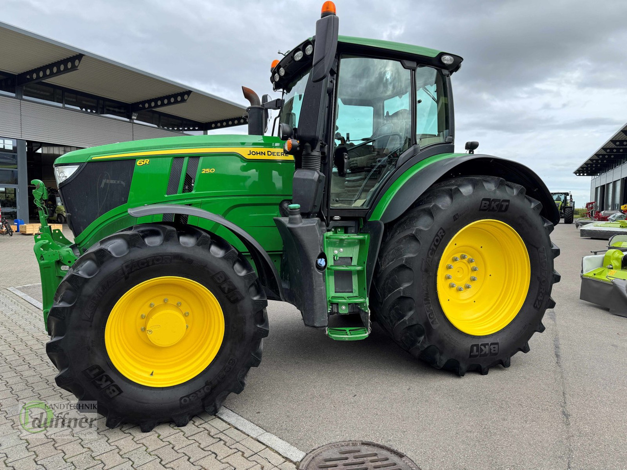John Deere 6R 250 - Traktör: fotoğraf 5 John Deere 6R 250 - Traktör: fotoğraf 5