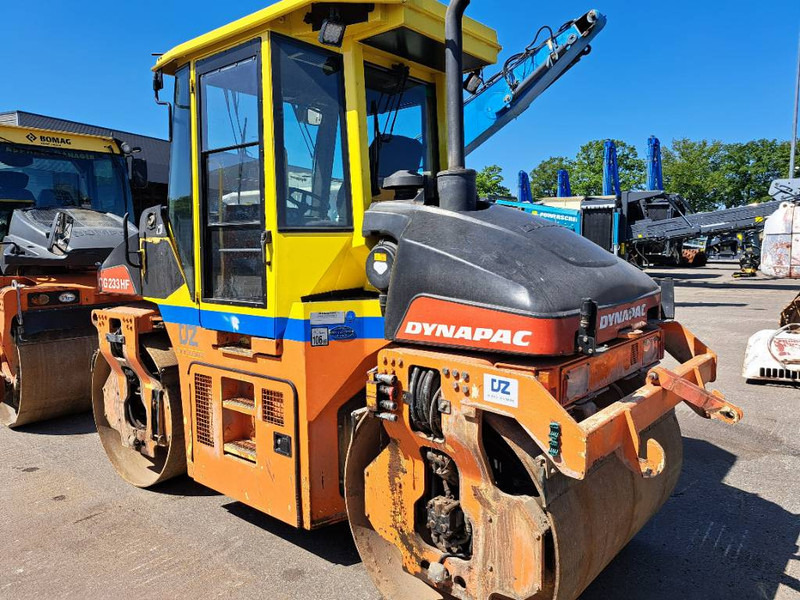 Dynapac CG233HF - Silindir makinesi: fotoğraf 2 Dynapac CG233HF - Silindir makinesi: fotoğraf 2