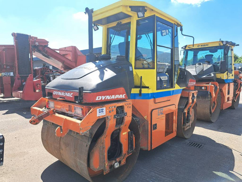 Dynapac CG233HF - Silindir makinesi: fotoğraf 1 Dynapac CG233HF - Silindir makinesi: fotoğraf 1