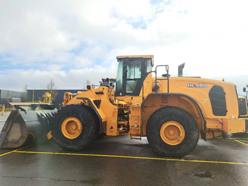 Hyundai HL980 - Tekerlekli yükleyici: fotoğraf 5 Hyundai HL980 - Tekerlekli yükleyici: fotoğraf 5