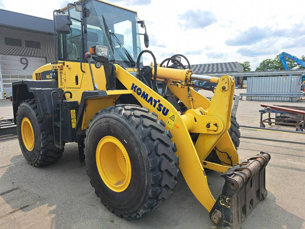 Komatsu WA 250-5H - Tekerlekli yükleyici: fotoğraf 3 Komatsu WA 250-5H - Tekerlekli yükleyici: fotoğraf 3