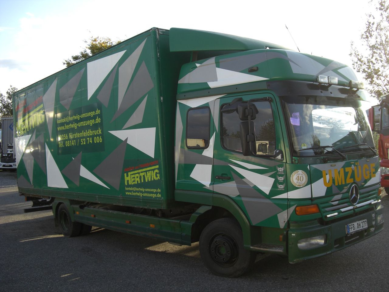 Mercedes-Benz 823L - Kapalı kasa kamyon: fotoğraf 2 Mercedes-Benz 823L - Kapalı kasa kamyon: fotoğraf 2