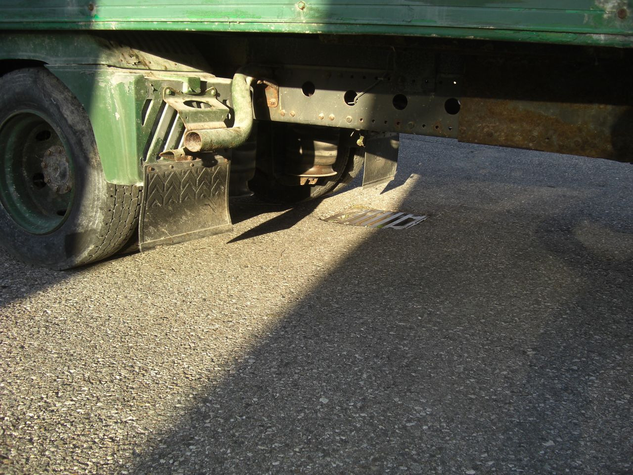 Mercedes-Benz 823L - Kapalı kasa kamyon: fotoğraf 5 Mercedes-Benz 823L - Kapalı kasa kamyon: fotoğraf 5