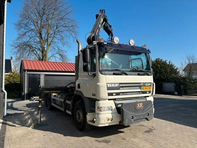 DAF FAS CF85.360 mit VDL Haak + HIAB 122 Kran - Kancalı yükleyici kamyon, Vinçli kamyon: fotoğraf 2 DAF FAS CF85.360 mit VDL Haak + HIAB 122 Kran - Kancalı yükleyici kamyon, Vinçli kamyon: fotoğraf 2