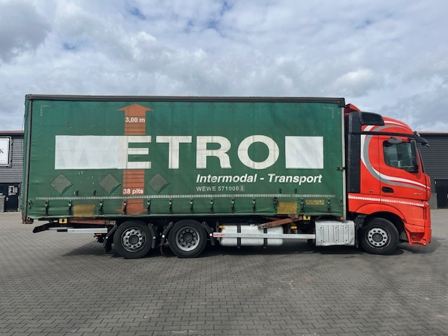 Mercedes Benz Actros 2642 6x2 Mega BDF met zeilbak - Tenteli kamyon: fotoğraf 5 Mercedes Benz Actros 2642 6x2 Mega BDF met zeilbak - Tenteli kamyon: fotoğraf 5