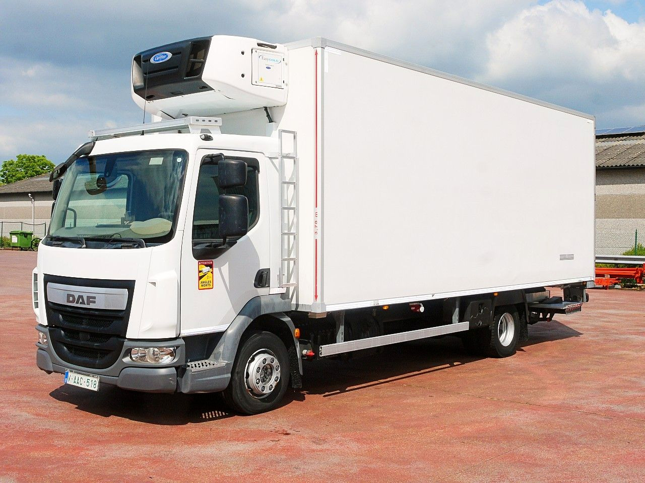 DAF 180.12 LF FA KUHLKOFFER CARRIER SUPRA 850 MULTI - Refrijeratör kamyon: fotoğraf 4 DAF 180.12 LF FA KUHLKOFFER CARRIER SUPRA 850 MULTI - Refrijeratör kamyon: fotoğraf 4