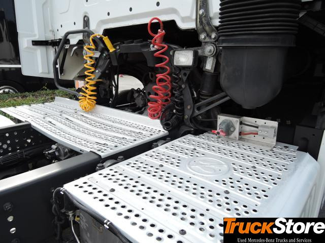 Mercedes-Benz Actros 1843 LS - Çekici: fotoğraf 2 Mercedes-Benz Actros 1843 LS - Çekici: fotoğraf 2