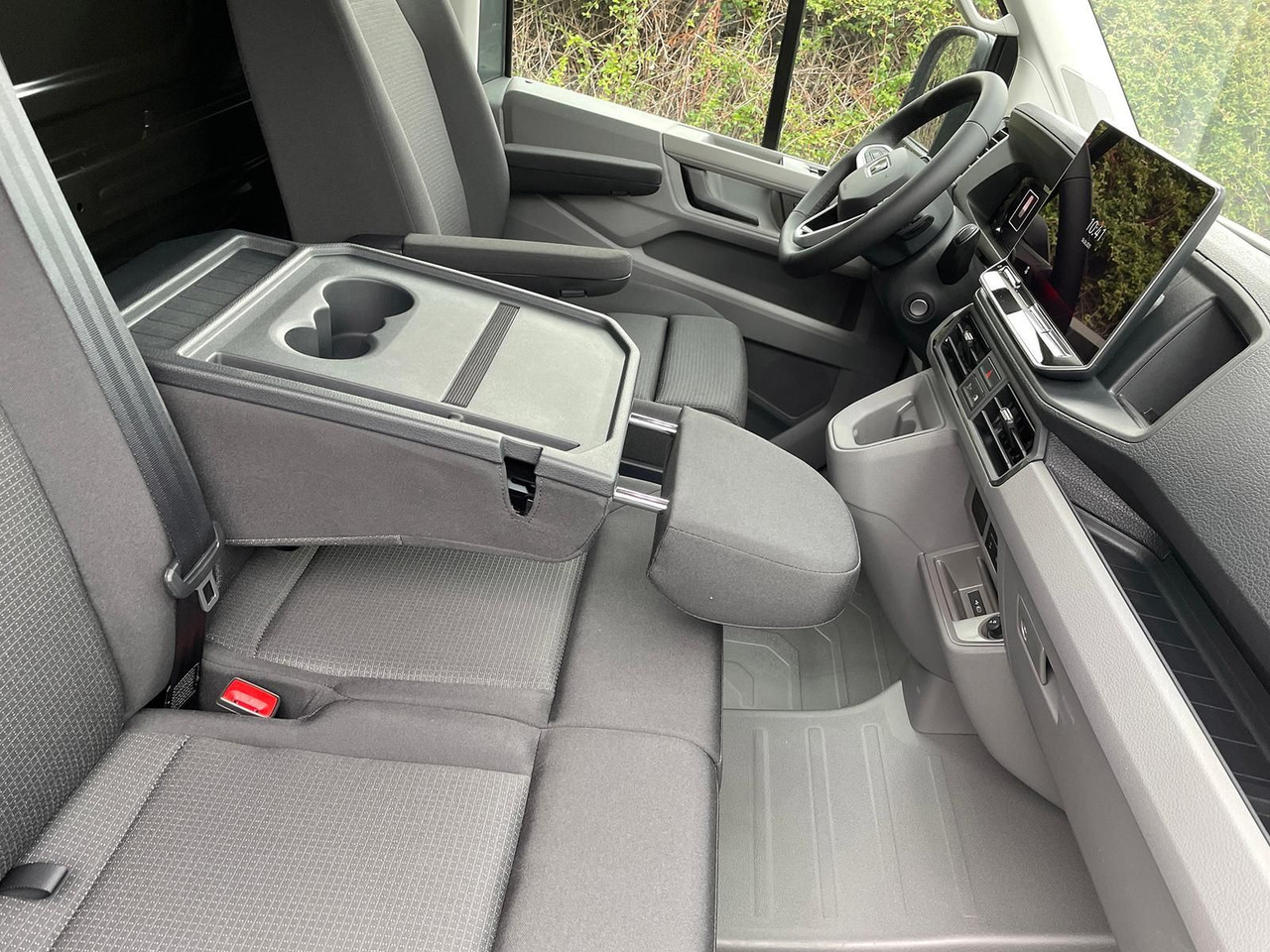 Binek araba MAN TGE 3.180 L3H3 Kasten 4x4 AHK ACC LED NAV SITZHZ: fotoğraf 27