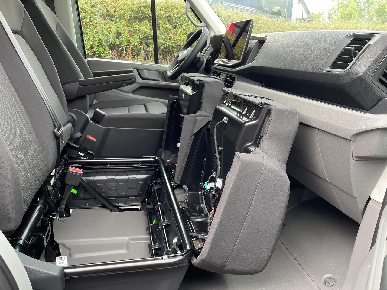 Binek araba MAN TGE 3.180 L3H3 Kasten 4x4 AHK ACC LED NAV SITZHZ: fotoğraf 29