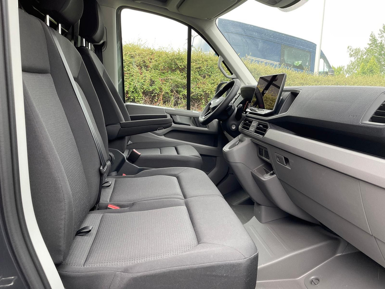 Binek araba MAN TGE 3.180 L3H3 Kasten 4x4 AHK ACC LED NAV SITZHZ: fotoğraf 28