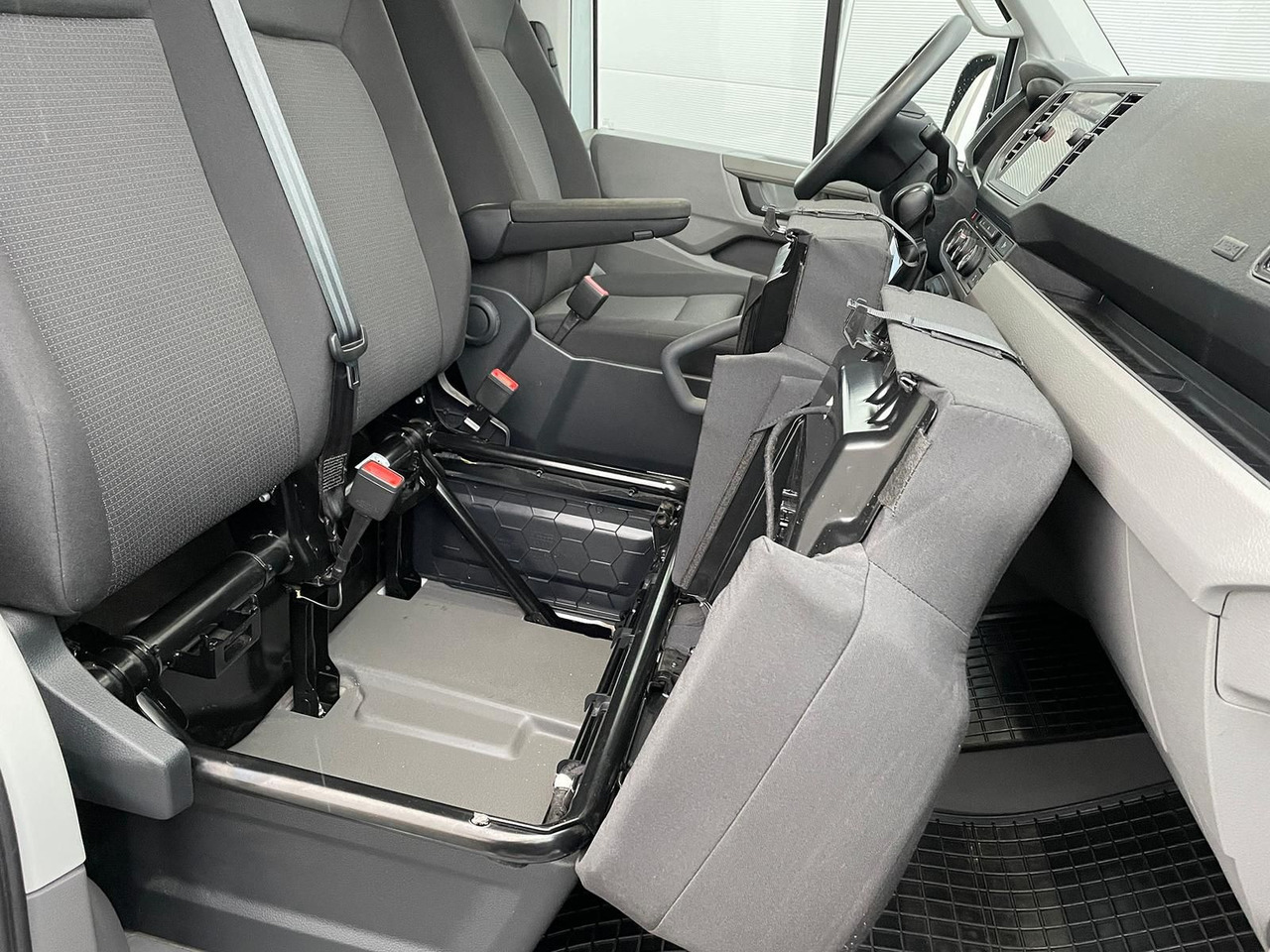 Panelvan MAN TGE 3.180 L3H3 Kasten 4x4 AUTOM DIFF NAV AHK ACC: fotoğraf 24