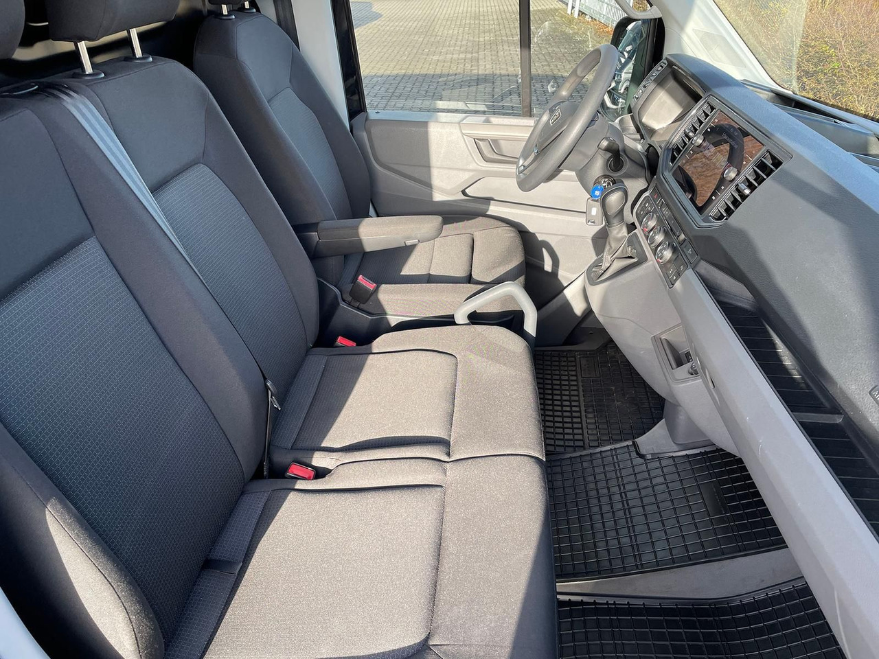 Binek araba MAN TGE 3.180 L3H3 MIXTO 4x4 AUTOM DIFF AHK ACC NAV: fotoğraf 22