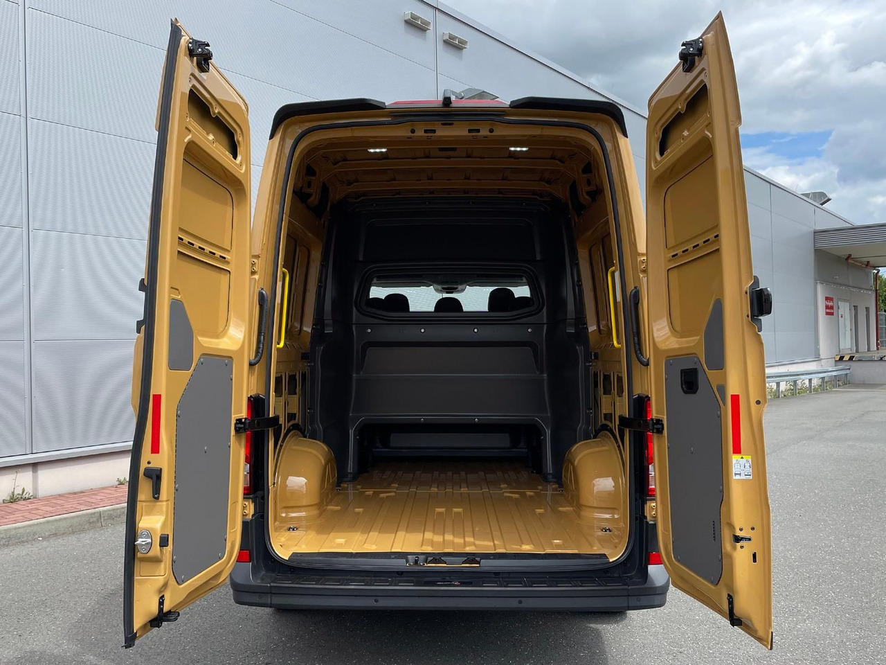 Yeni Panelvan, Çift kabin kamyonet MAN TGE 3.180 L3H3 MIXTO Individual Lion S ACC LED: fotoğraf 9