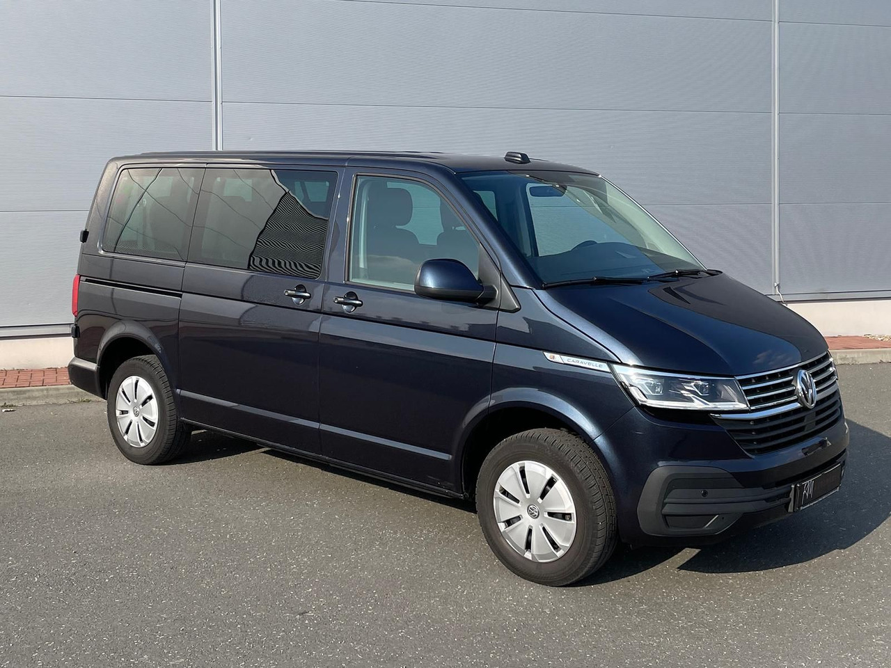 Volkswagen T6.1 Caravelle Comfortline NAV LED TEMP DAB PDC - Minivan: fotoğraf 2 Volkswagen T6.1 Caravelle Comfortline NAV LED TEMP DAB PDC - Minivan: fotoğraf 2