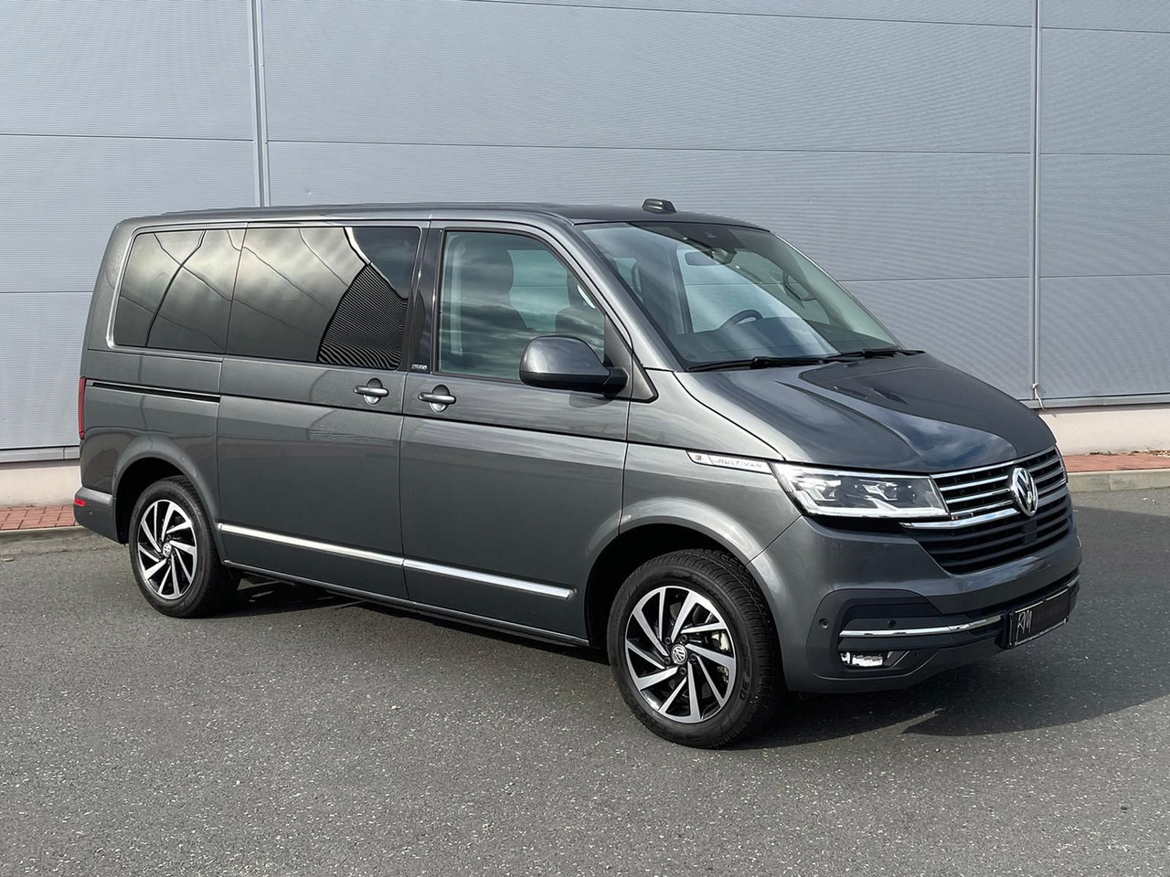 Volkswagen T6.1 Multivan Comfortline 4M ACC KAMERA SITZHZ - Minibüs, Minivan: fotoğraf 2 Volkswagen T6.1 Multivan Comfortline 4M ACC KAMERA SITZHZ - Minibüs, Minivan: fotoğraf 2