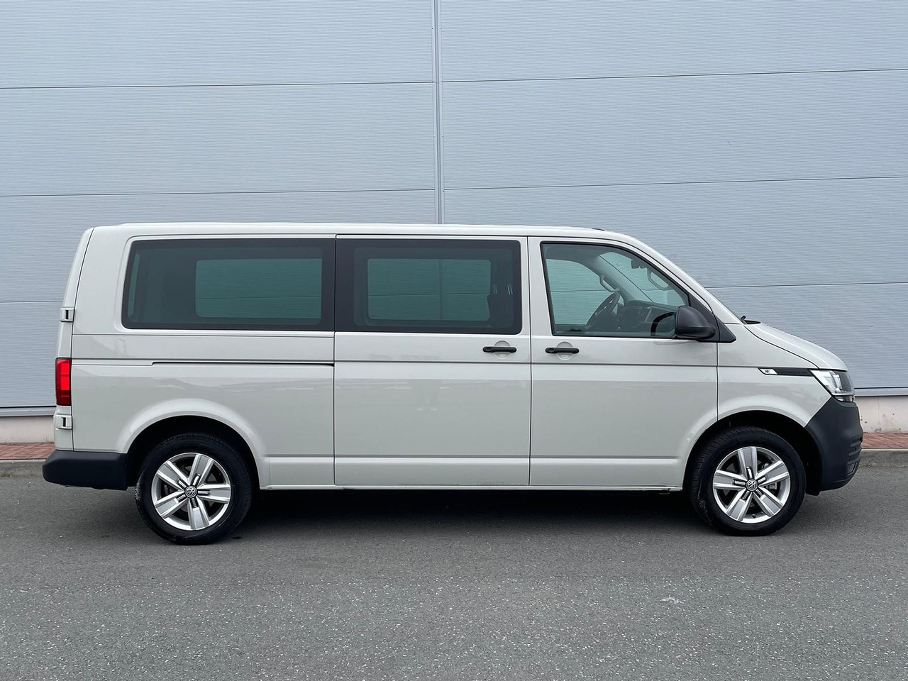 Volkswagen T6.1 Transporter 2.0 TDI lang 4MOTION SITZHZ NAV - Panelvan: fotoğraf 5 Volkswagen T6.1 Transporter 2.0 TDI lang 4MOTION SITZHZ NAV - Panelvan: fotoğraf 5