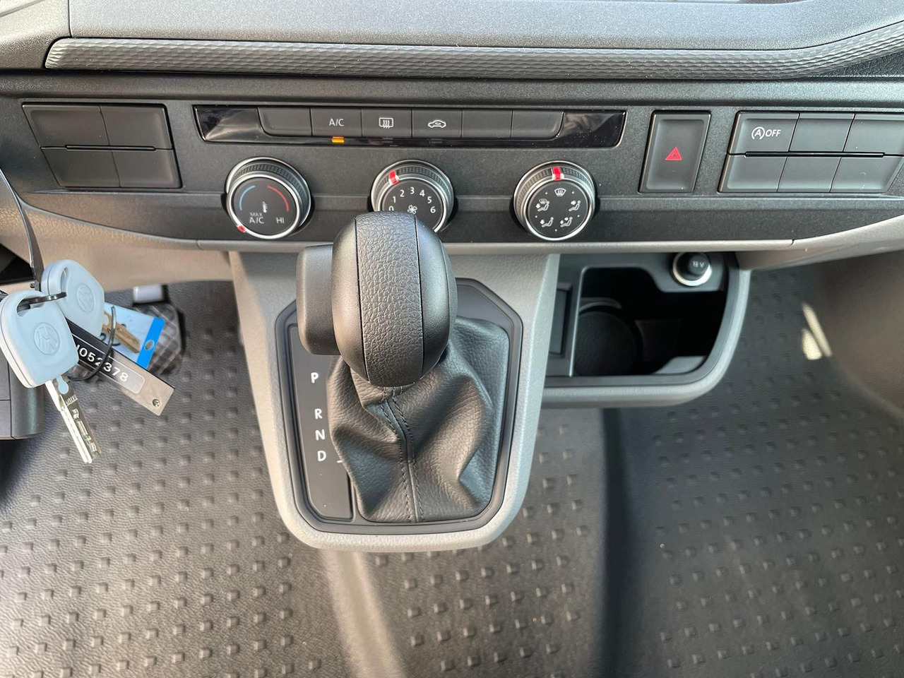 Yeni Panelvan, Çift kabin kamyonet Volkswagen T6.1 Transporter MIXTO lang 4M MFL LED TEMPOMAT: fotoğraf 23