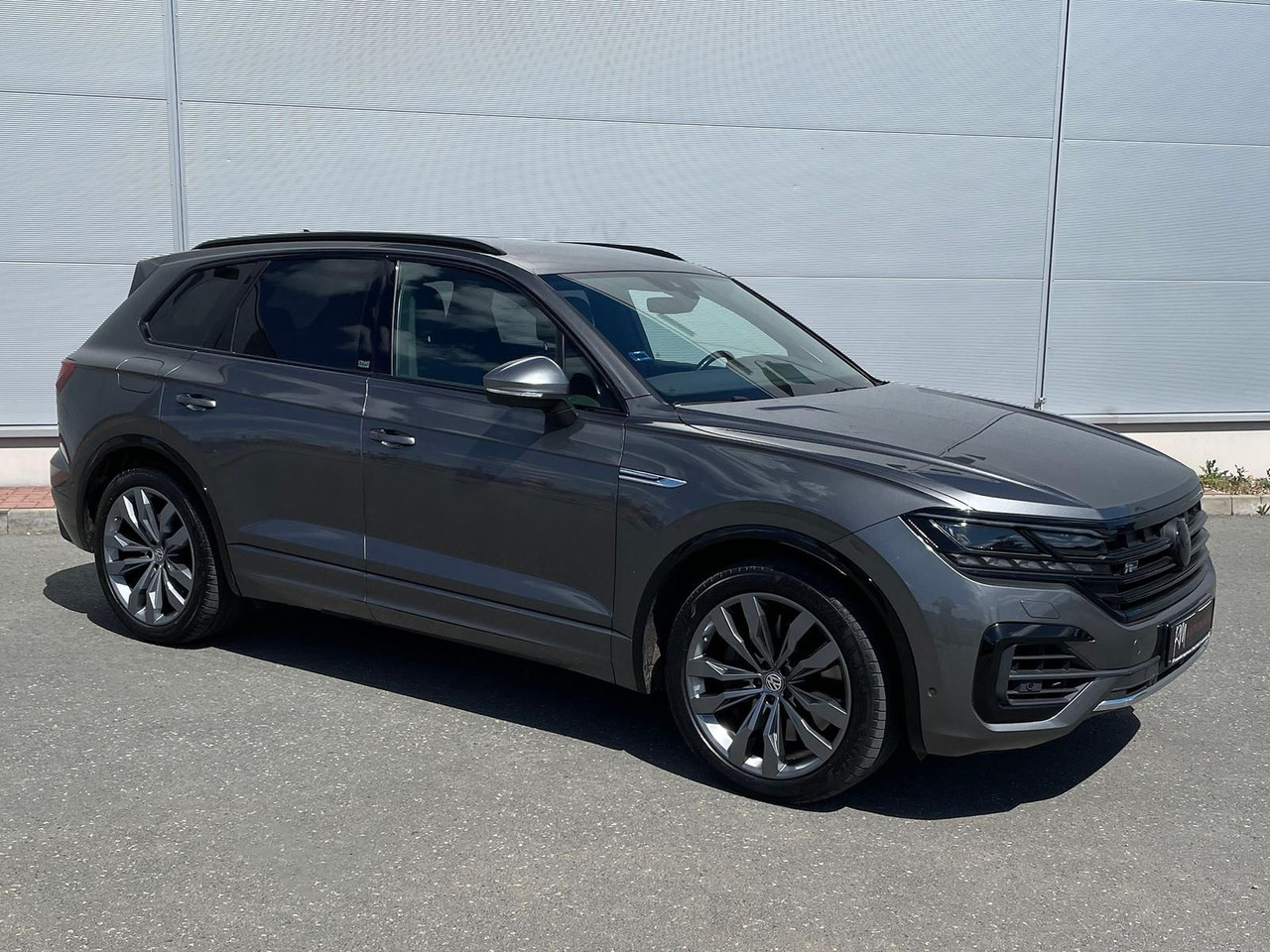Volkswagen Touareg 4.0 V8 TDI One Million 4M LEDER AHK ACC - SUV: fotoğraf 2 Volkswagen Touareg 4.0 V8 TDI One Million 4M LEDER AHK ACC - SUV: fotoğraf 2