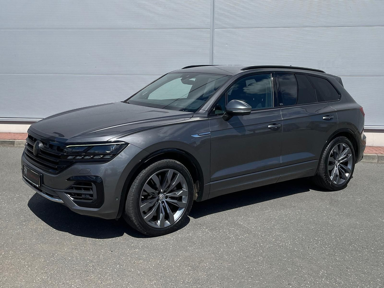 Volkswagen Touareg 4.0 V8 TDI One Million 4M LEDER AHK ACC - SUV: fotoğraf 1 Volkswagen Touareg 4.0 V8 TDI One Million 4M LEDER AHK ACC - SUV: fotoğraf 1