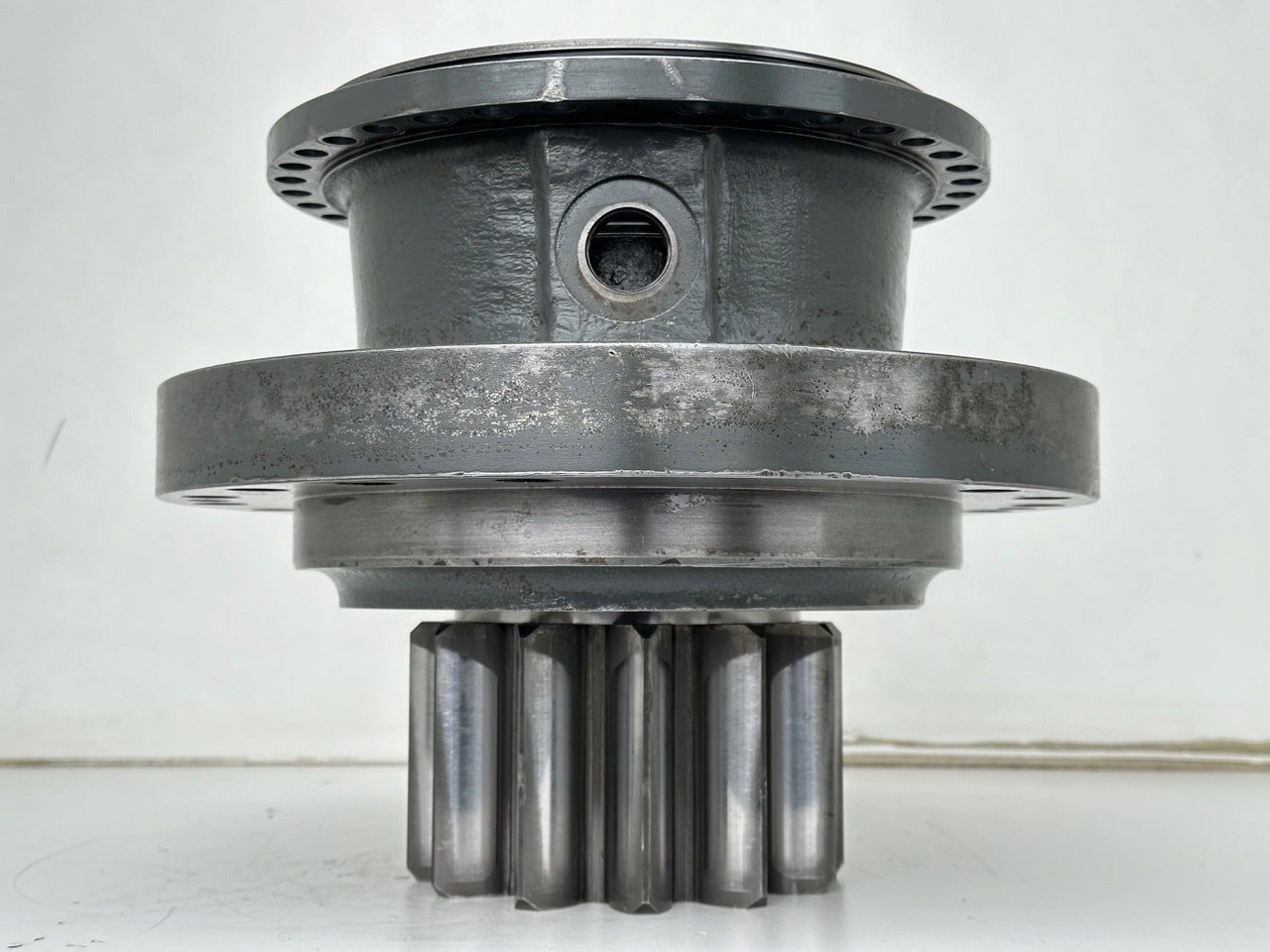 Liebherr Abtriebswellengehäuse ID-Nr.90013701 mit Abtriebswelle ID-Nr.90214087. SAT275A290. R922 LC-1486. R924 LC-1487. #0556#0579# - Dönüş motoru - İş makinaları: fotoğraf 2 Liebherr Abtriebswellengehäuse ID-Nr.90013701 mit Abtriebswelle ID-Nr.90214087. SAT275A290. R922 LC-1486. R924 LC-1487. #0556#0579# - Dönüş motoru - İş makinaları: fotoğraf 2