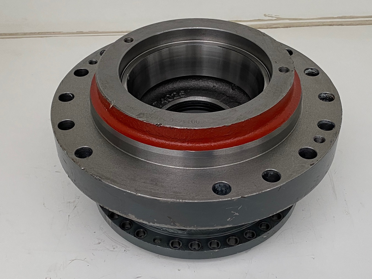 Liebherr Abtriebswellengehäuse ID-Nr.90015650 and Kegelrollenlager ID-Nr.761008503. - Dönüş motoru - Paletli ekskavatör: fotoğraf 5 Liebherr Abtriebswellengehäuse ID-Nr.90015650 and Kegelrollenlager ID-Nr.761008503. - Dönüş motoru - Paletli ekskavatör: fotoğraf 5