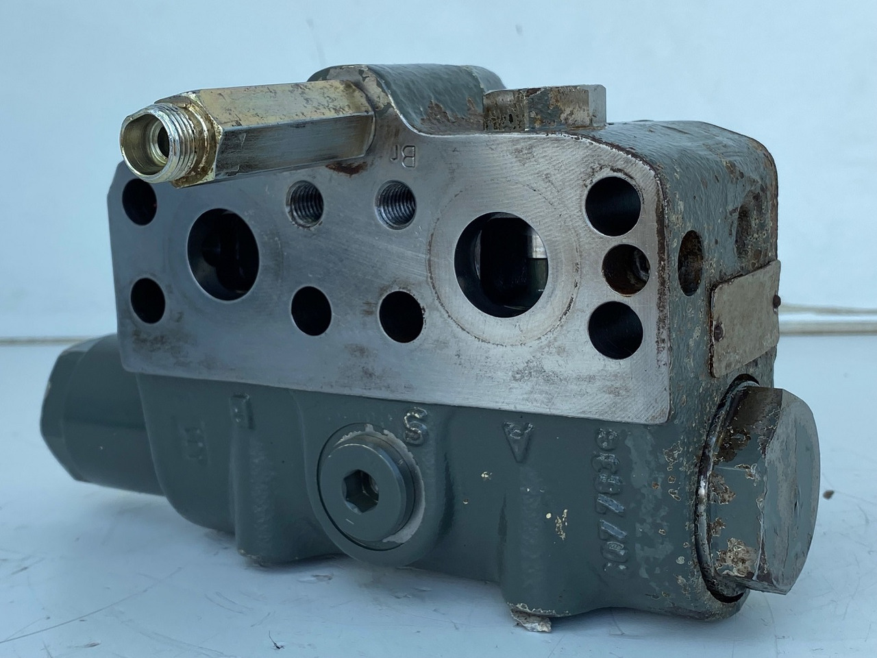 Liebherr Bremsventil ID-Nr.10471957. LOS914, LOS924, R902, R904, R912, R914, R922, R924, R924 COMP, R924 COMPA. #STM20.05## - Yürüyüş motoru - Paletli ekskavatör: fotoğraf 5 Liebherr Bremsventil ID-Nr.10471957. LOS914, LOS924, R902, R904, R912, R914, R922, R924, R924 COMP, R924 COMPA. #STM20.05## - Yürüyüş motoru - Paletli ekskavatör: fotoğraf 5