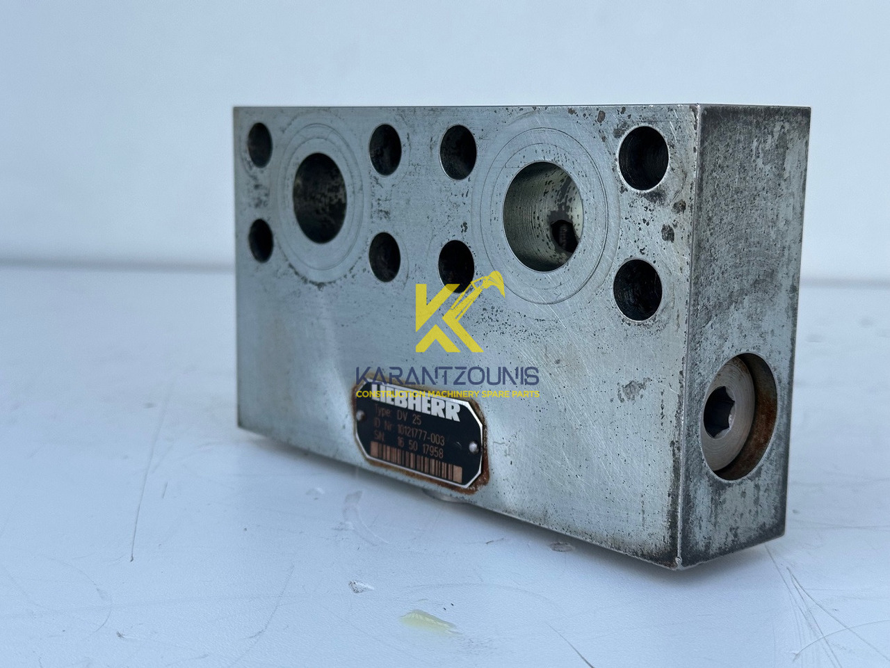 Liebherr Dämpfungsventil ID-Nr.10121777. P924 COMP, P926, R926, R916, R922, R924 COMP, R924, R926 COMP, R926, R930, R936, R946, R950 T, R960 T. #10121777.43199# - Dönüş motoru - İş makinaları: fotoğraf 1 Liebherr Dämpfungsventil ID-Nr.10121777. P924 COMP, P926, R926, R916, R922, R924 COMP, R924, R926 COMP, R926, R930, R936, R946, R950 T, R960 T. #10121777.43199# - Dönüş motoru - İş makinaları: fotoğraf 1