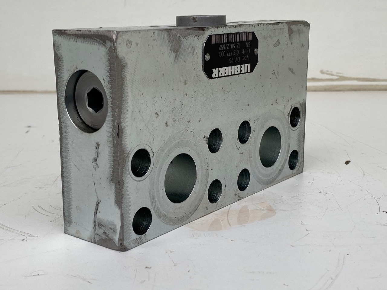 Liebherr Dämpfungsventil ID-Nr.10121777. P924 COMP, P926, R926, R916, R922, R924 COMP, R924, R926 COMP, R926, R930, R936, R946, R950 T, R960 T. #DÄ27652# - Dönüş motoru - Ekskavatör: fotoğraf 4 Liebherr Dämpfungsventil ID-Nr.10121777. P924 COMP, P926, R926, R916, R922, R924 COMP, R924, R926 COMP, R926, R930, R936, R946, R950 T, R960 T. #DÄ27652# - Dönüş motoru - Ekskavatör: fotoğraf 4