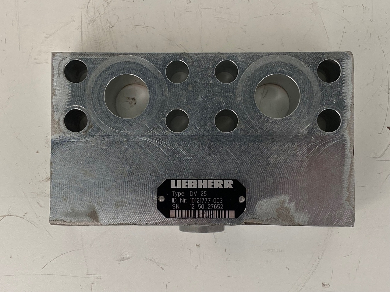 Liebherr Dämpfungsventil ID-Nr.10121777. P924 COMP, P926, R926, R916, R922, R924 COMP, R924, R926 COMP, R926, R930, R936, R946, R950 T, R960 T. #DÄ27652# - Dönüş motoru - Ekskavatör: fotoğraf 2 Liebherr Dämpfungsventil ID-Nr.10121777. P924 COMP, P926, R926, R916, R922, R924 COMP, R924, R926 COMP, R926, R930, R936, R946, R950 T, R960 T. #DÄ27652# - Dönüş motoru - Ekskavatör: fotoğraf 2