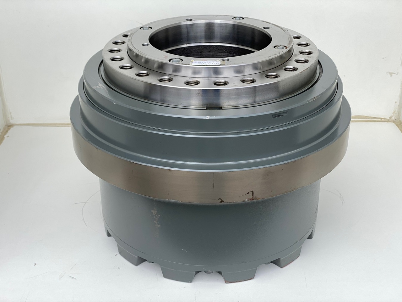 Liebherr Fahrantrieb FAT450P135,   ID-Nr.90211932 - ID-Nr.90211933.   ER944, R940, R944, R945, R946, R950, R960 T.  #159-03# - Yürüyüş motoru - Paletli ekskavatör: fotoğraf 1 Liebherr Fahrantrieb FAT450P135,   ID-Nr.90211932 - ID-Nr.90211933.   ER944, R940, R944, R945, R946, R950, R960 T.  #159-03# - Yürüyüş motoru - Paletli ekskavatör: fotoğraf 1