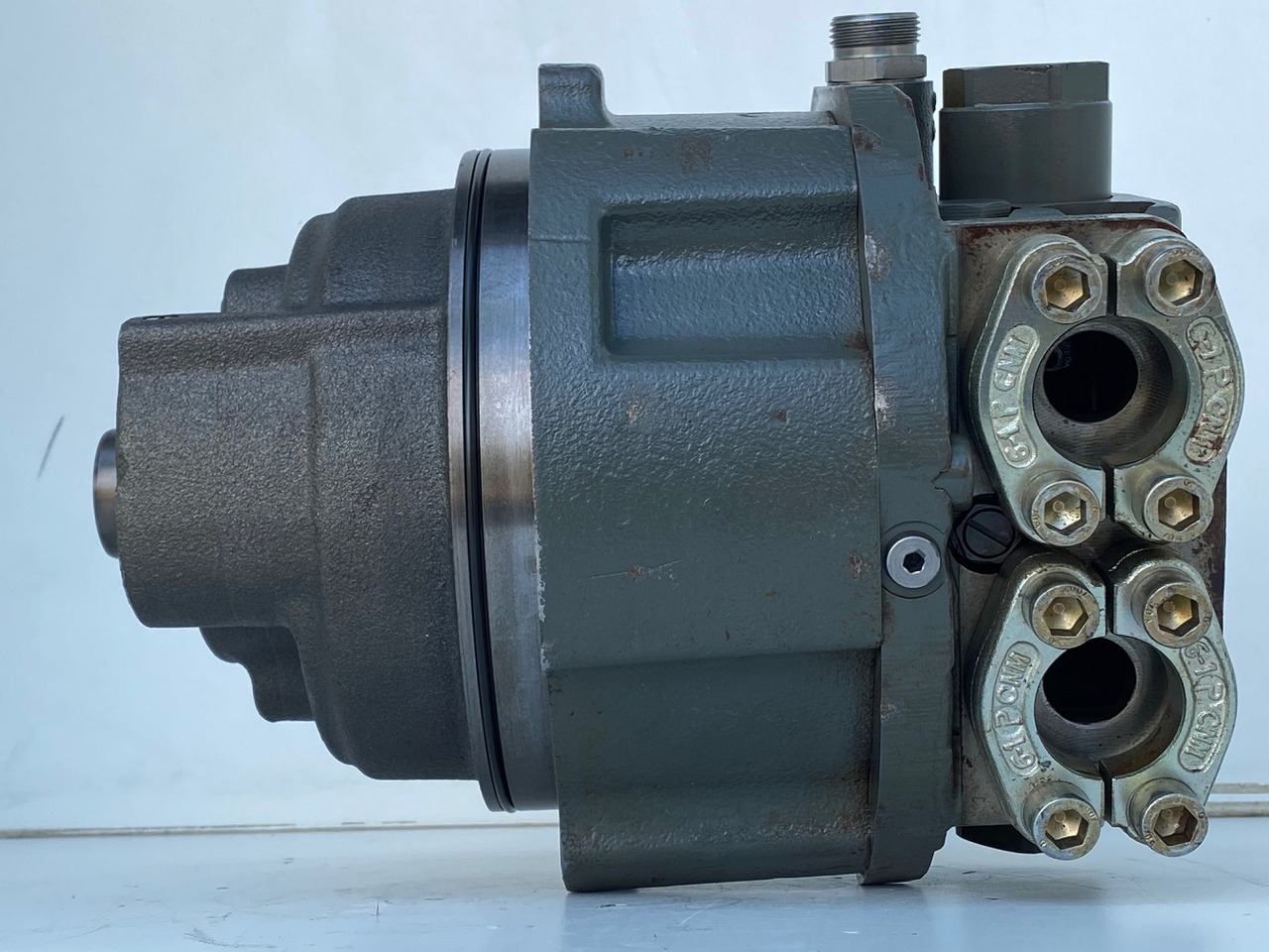 Liebherr Hydraulikeinbaumotor CMVE O 108. ID-Nr.10118562 - ID-Nr.10132610 - ID-Nr.10129048. LOS1916, LOS916, LOS926, R906, R916, R918, R920, R922, R924, R926COMP, R926, R936. #27979# - Hidrolik motor - Paletli ekskavatör: fotoğraf 3 Liebherr Hydraulikeinbaumotor CMVE O 108. ID-Nr.10118562 - ID-Nr.10132610 - ID-Nr.10129048. LOS1916, LOS916, LOS926, R906, R916, R918, R920, R922, R924, R926COMP, R926, R936. #27979# - Hidrolik motor - Paletli ekskavatör: fotoğraf 3